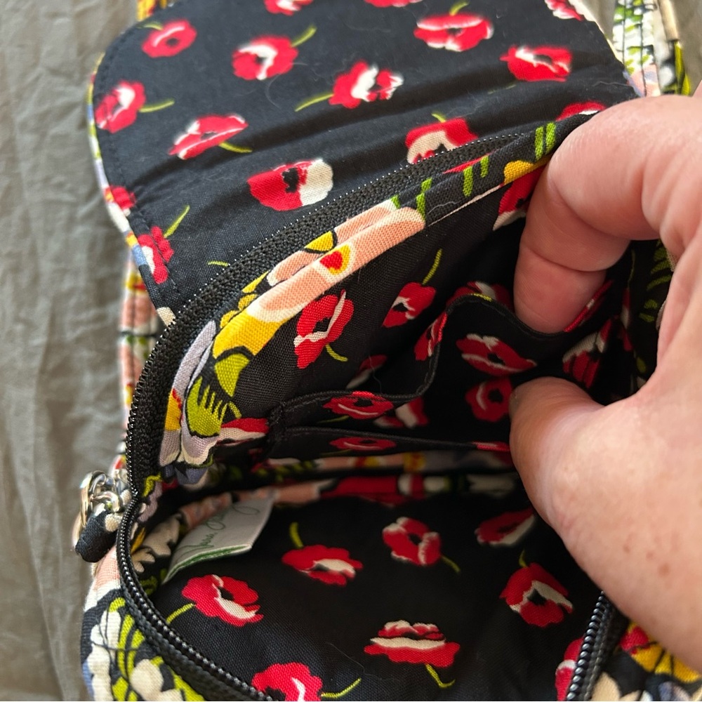Vera Bradley Tiny Crossbody Purse. - Picture 8 of 11
